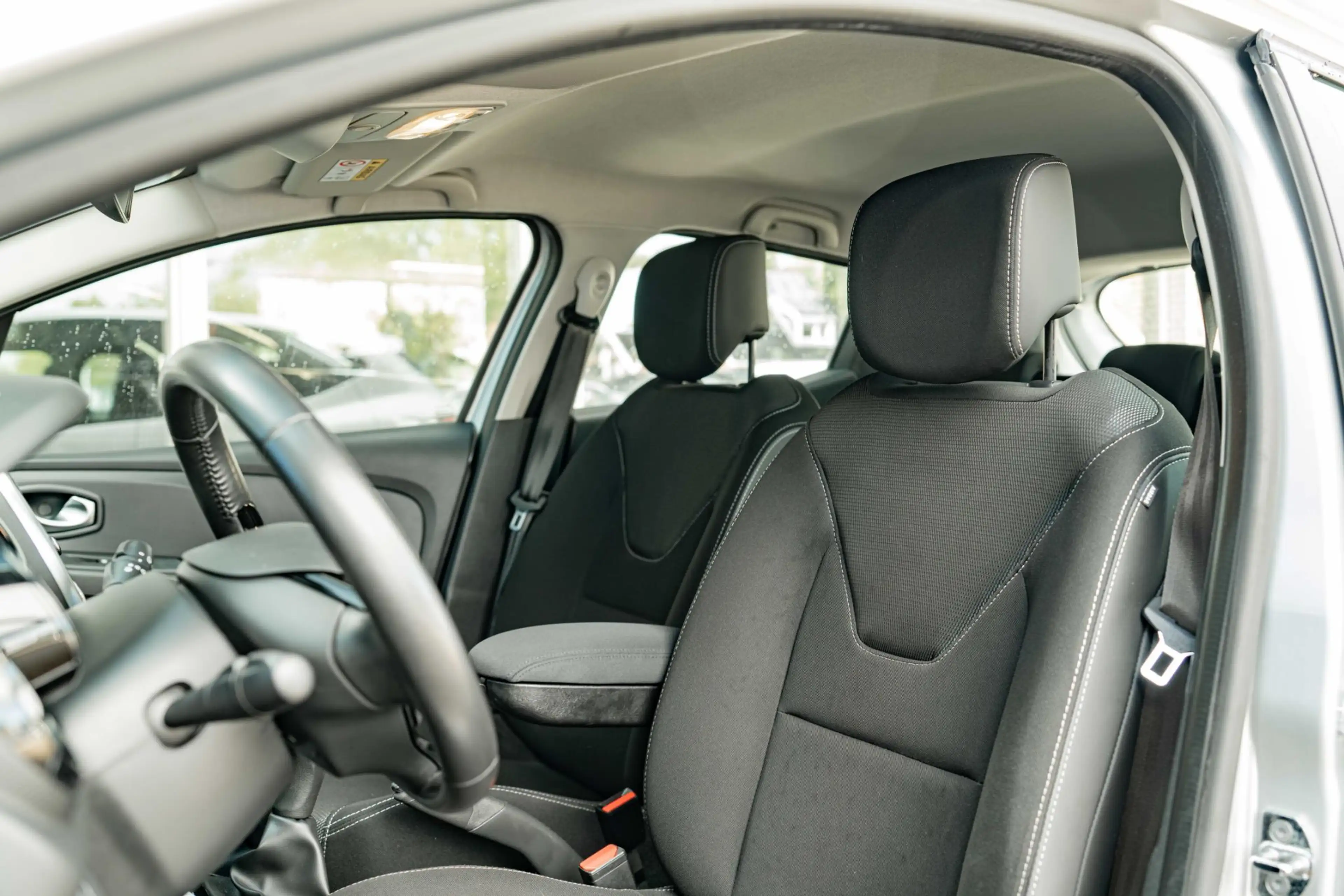 Renault Clio 0.9 TCe Expression — photo 12