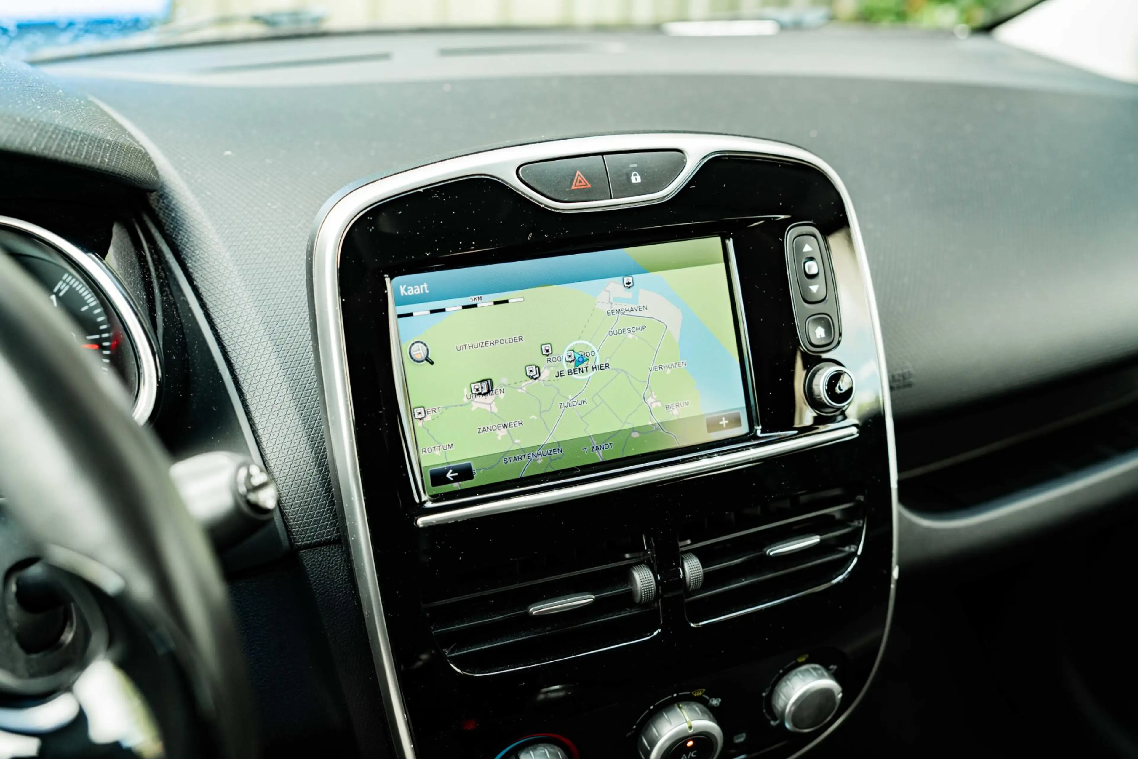 Renault Clio 0.9 TCe Expression — photo 19