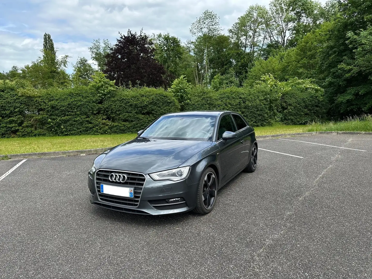 Audi A3 Audi A3 S line 2.0 TDI 150ch – Xénon – B&O Gris - 1