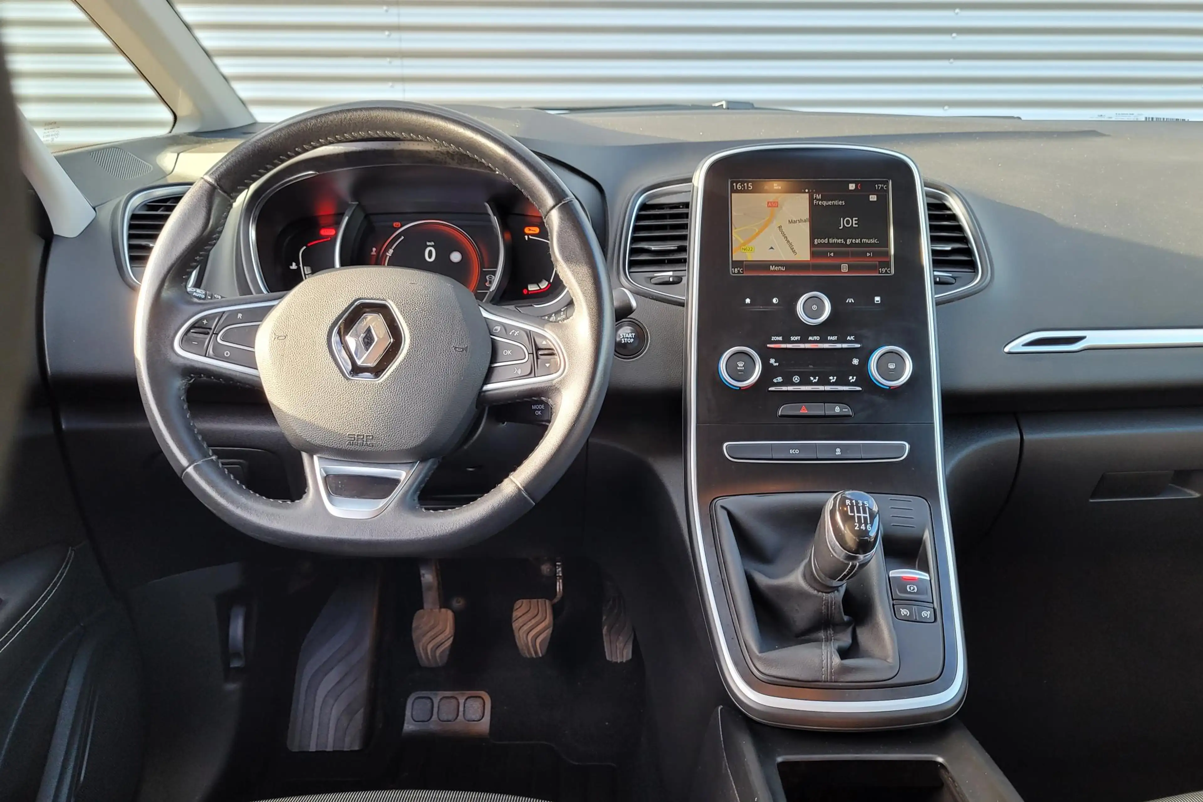 Renault Scenic 1.2 TCe Zen |lage KM Stand| Airco| Trekhaak |1850k — photo 3