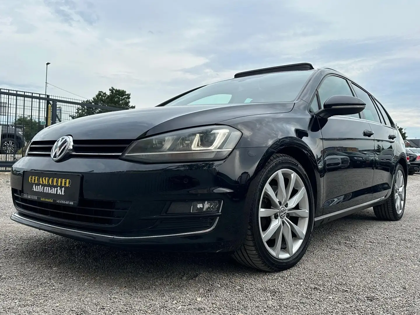 Volkswagen Golf Variant Sky 1,6 TDI DSG **Export*Panorama*Massagesitze** Negro - 2
