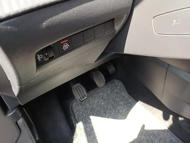Peugeot 2008 view 7