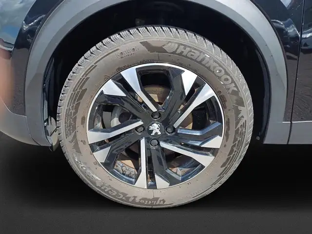 Peugeot 2008 view 9
