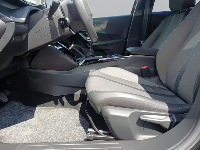 Peugeot 2008 view 12