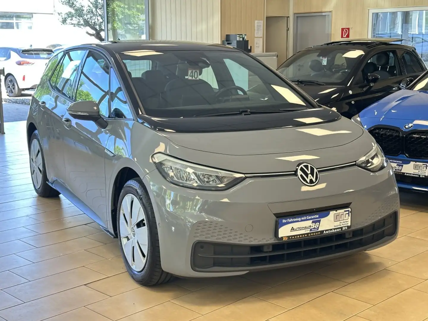 Volkswagen ID.3 Pro Performance*360Cam*AHK*digt.Cockpit*SHZ Grau - 1