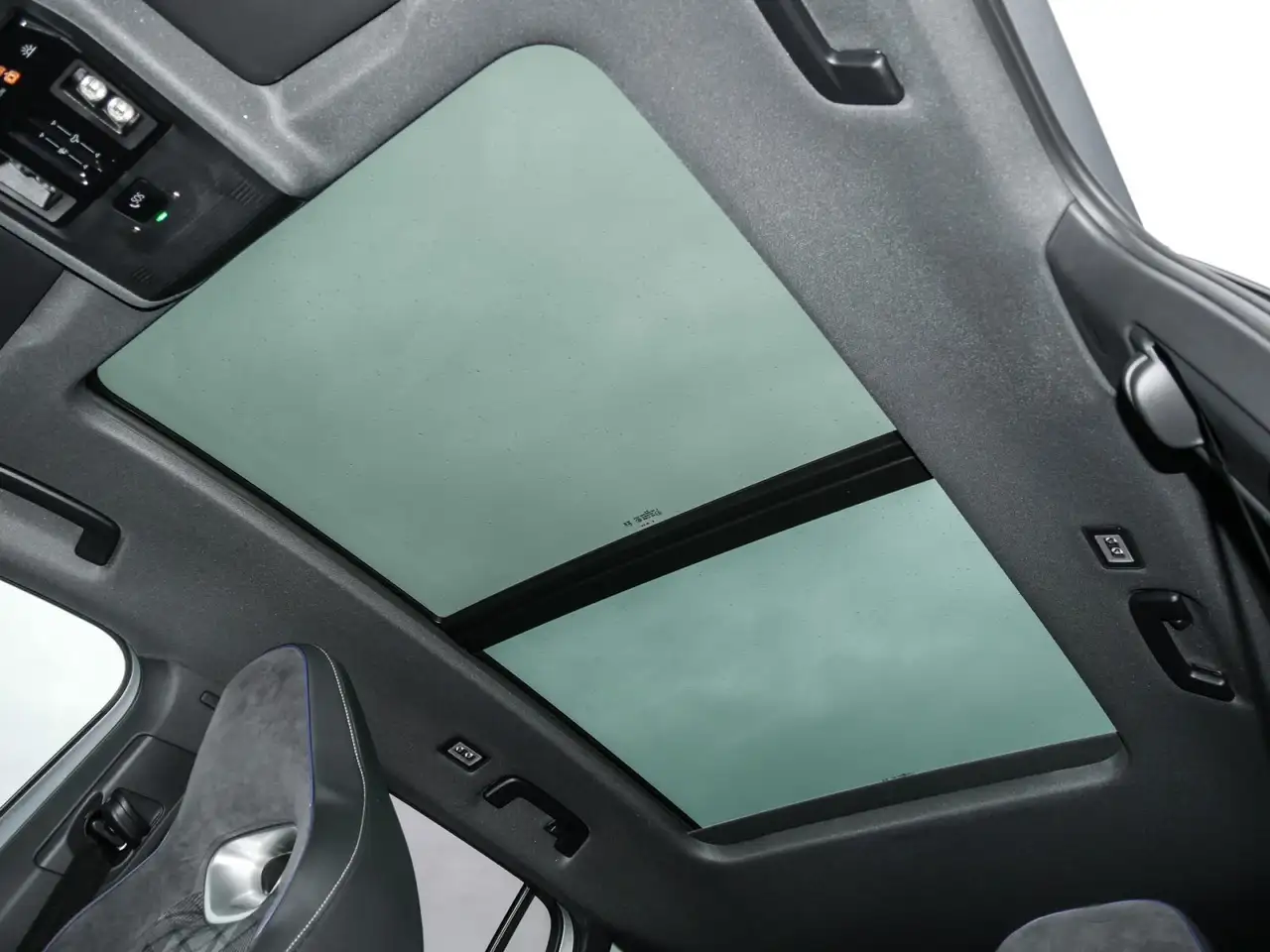 Volkswagen Tiguan R-Line 2.0 TDI DSG 4M 20" AHK HarmanKardon IQ.L... 11