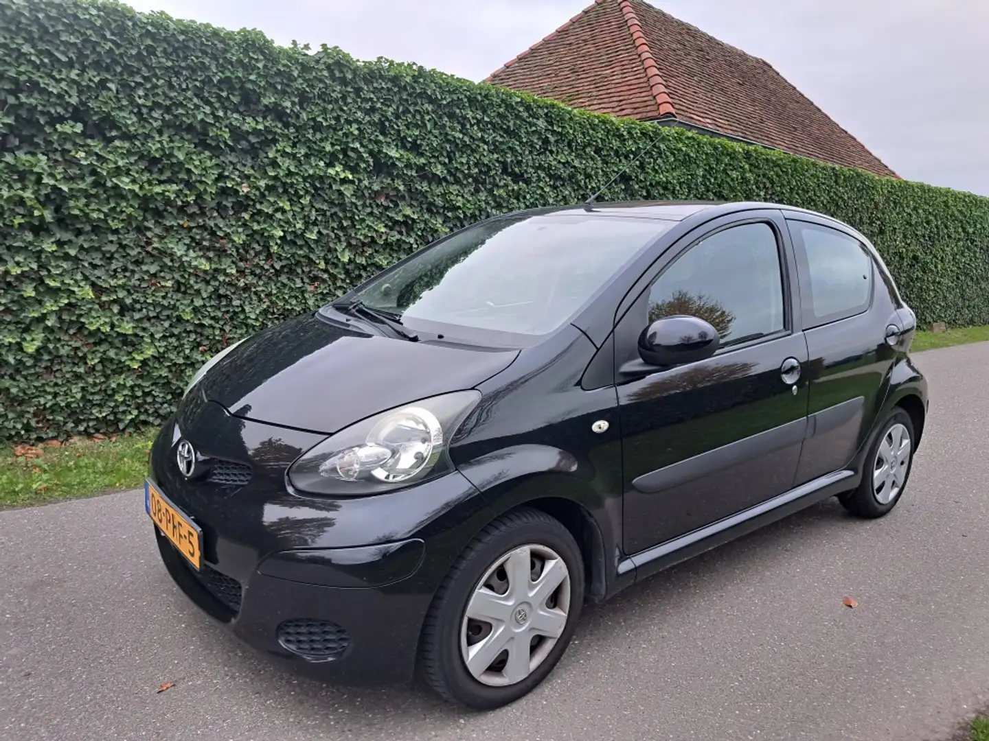 Toyota Aygo 1.0-12V Comfort | 5-deurs | Airco Zwart - 2