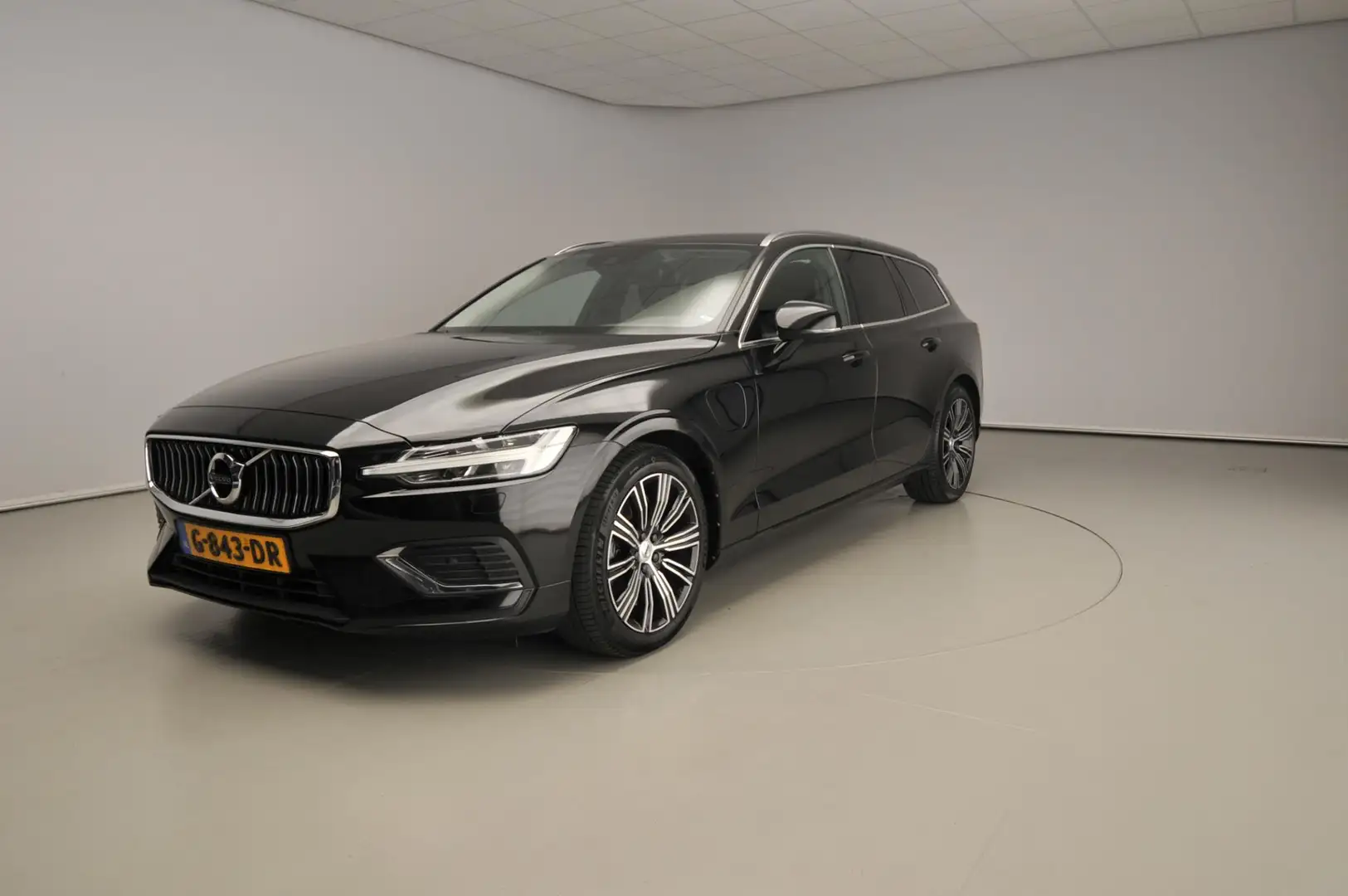 Volvo V60 2.0 T8 Twin Engine AWD Inscription | Trekhaak | Le Zwart - 1