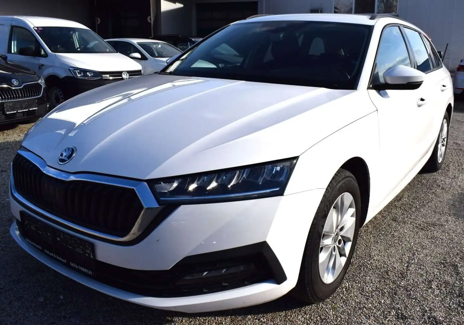 Skoda Octavia Combi 2,0 TDI Ambition Weiß - 1