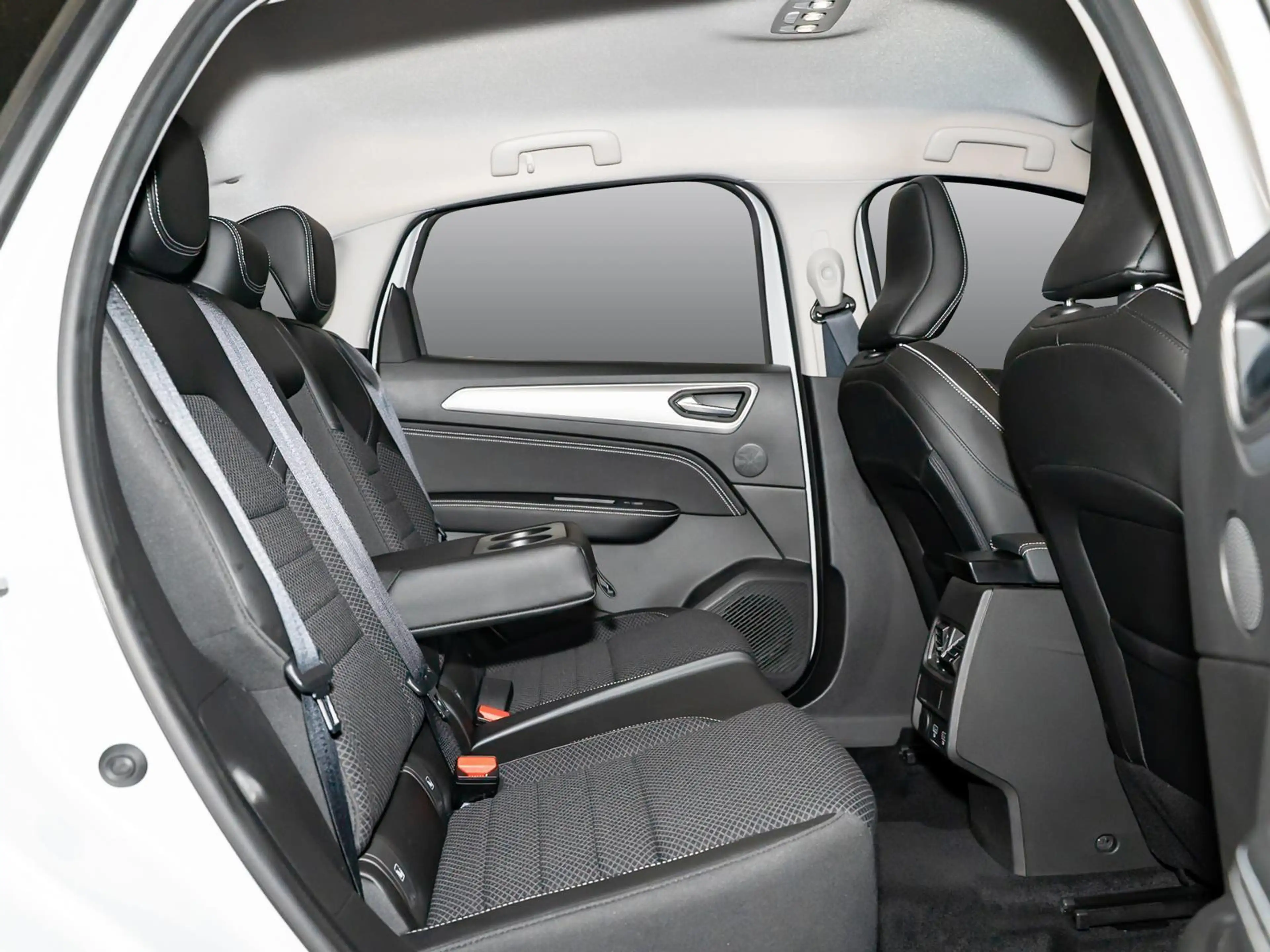Renault Arkana E-TECH Hybrid 145 Techno SHZ+LKHZ+Allwetter — photo 3