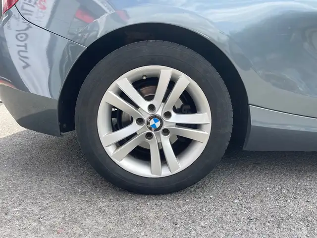 BMW 1 Series view 27