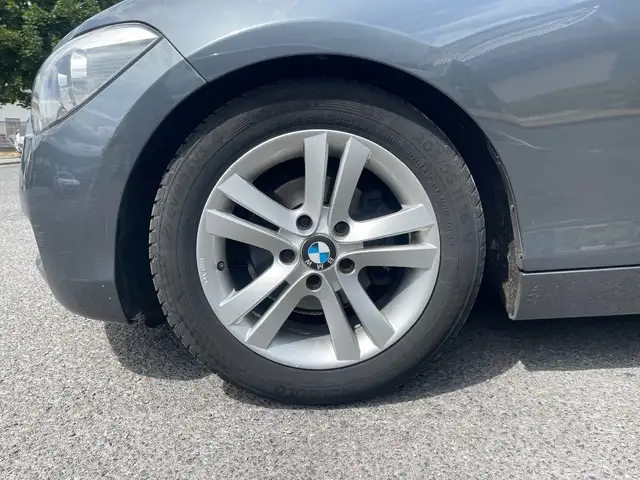 BMW 1 Series view 29