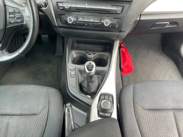 BMW 1 Series view 22