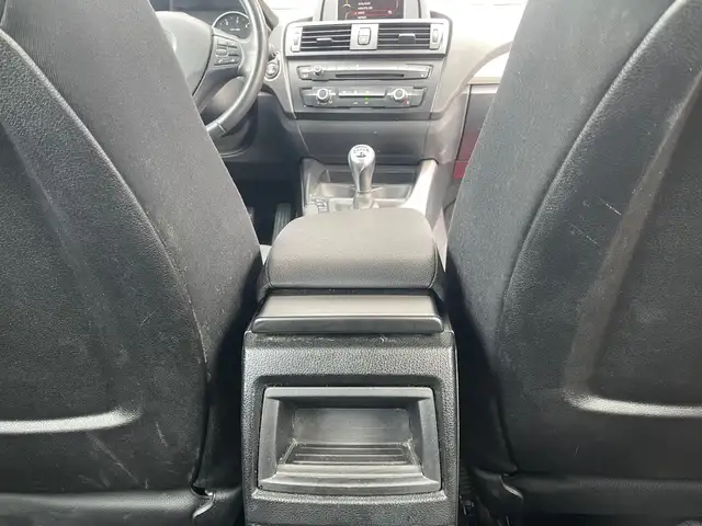 BMW 1 Series view 25