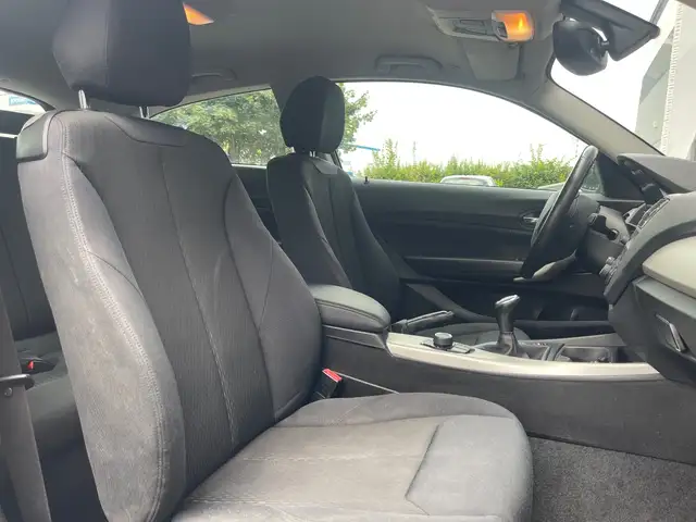 BMW 1 Series view 10