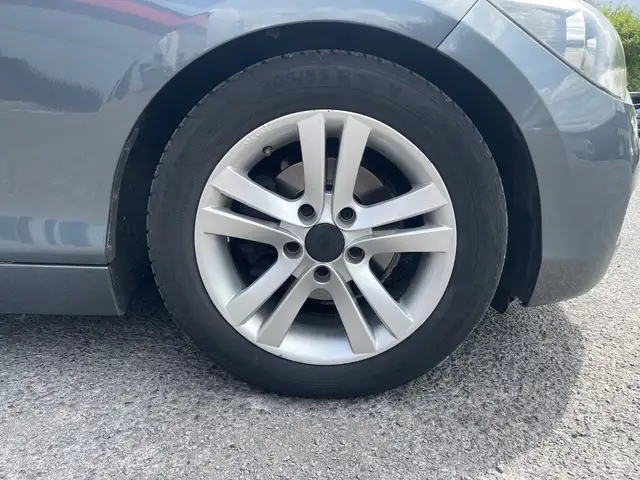 BMW 1 Series view 28