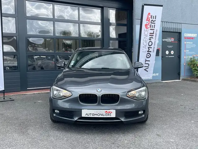 BMW 1 Series view 3