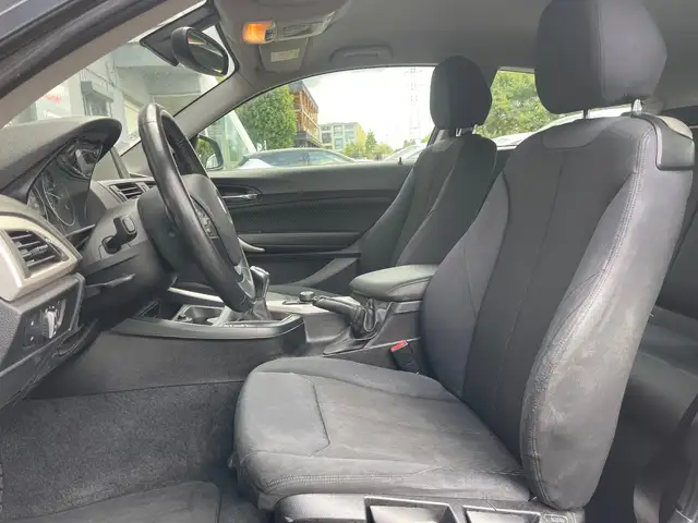 BMW 1 Series view 9