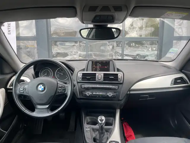 BMW 1 Series view 7