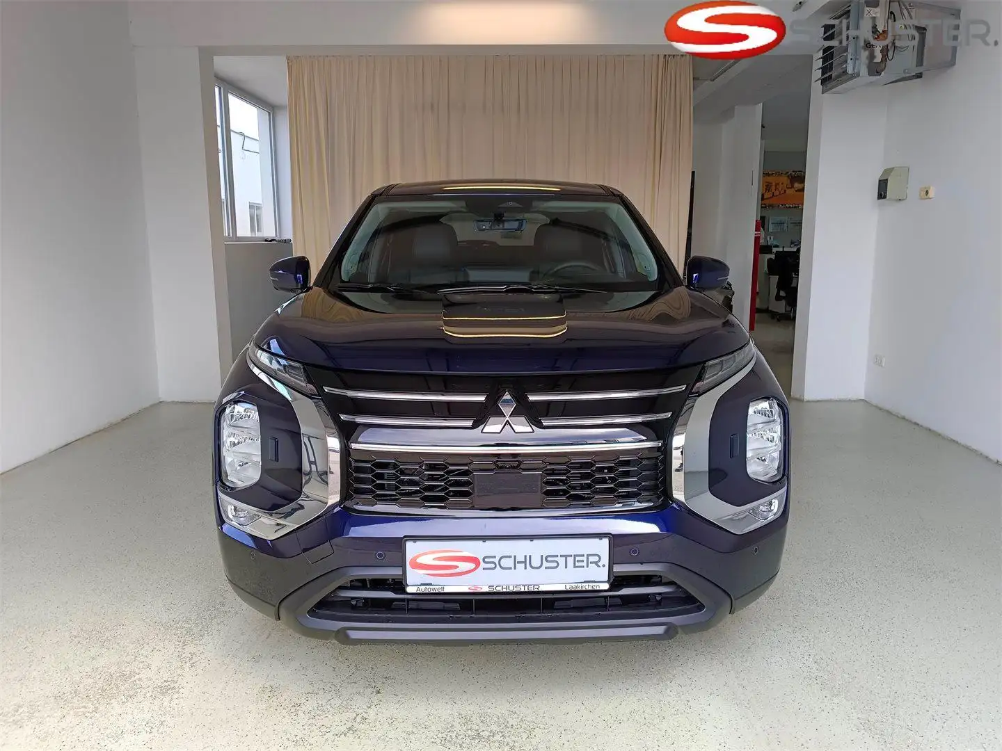 Mitsubishi Outlander PHEV 2,4 4WD Invite 2025 Blau - 2