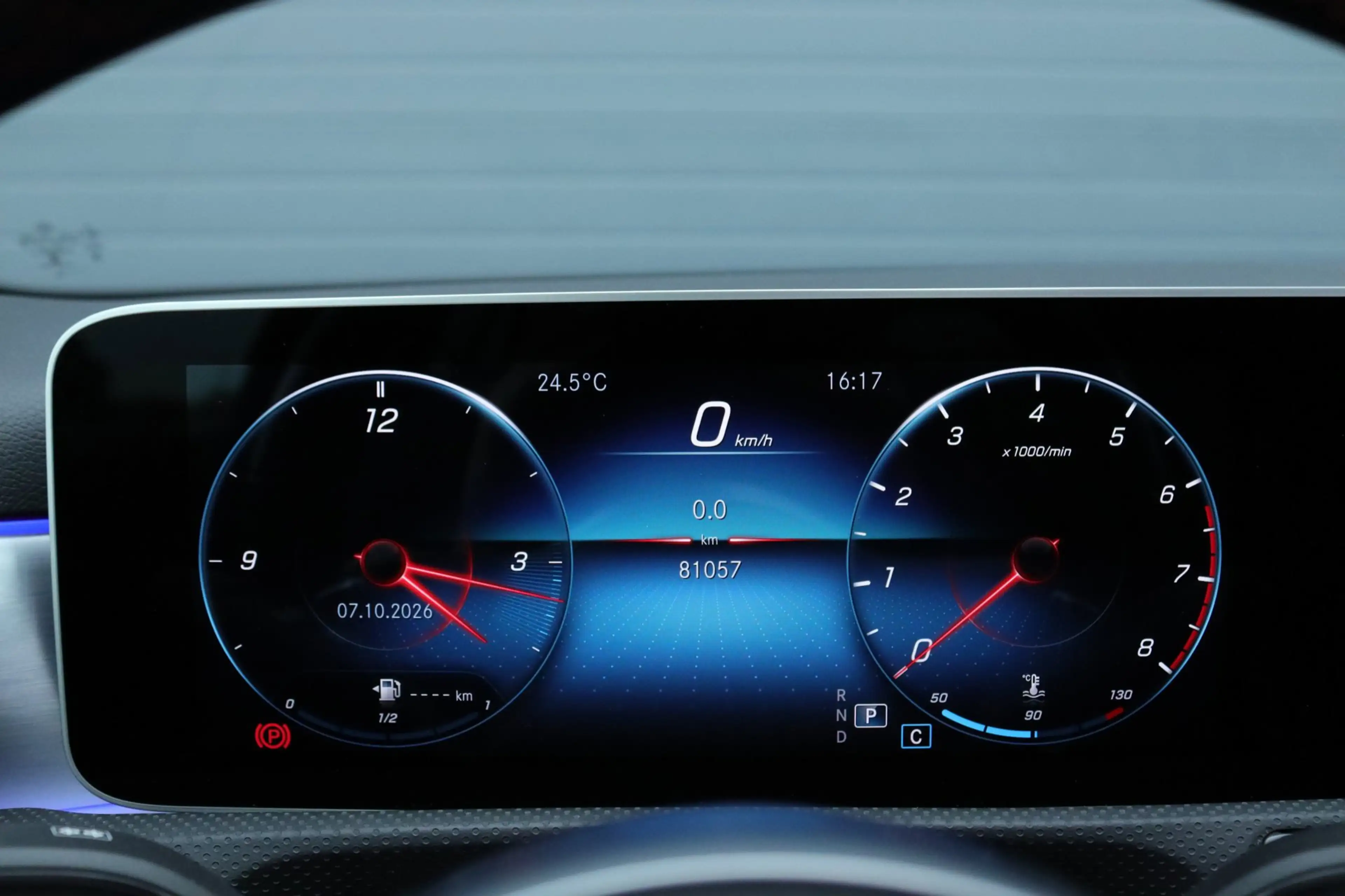 Mercedes-Benz A 250 Pano / sfeerverlichting / Carplay — photo 14
