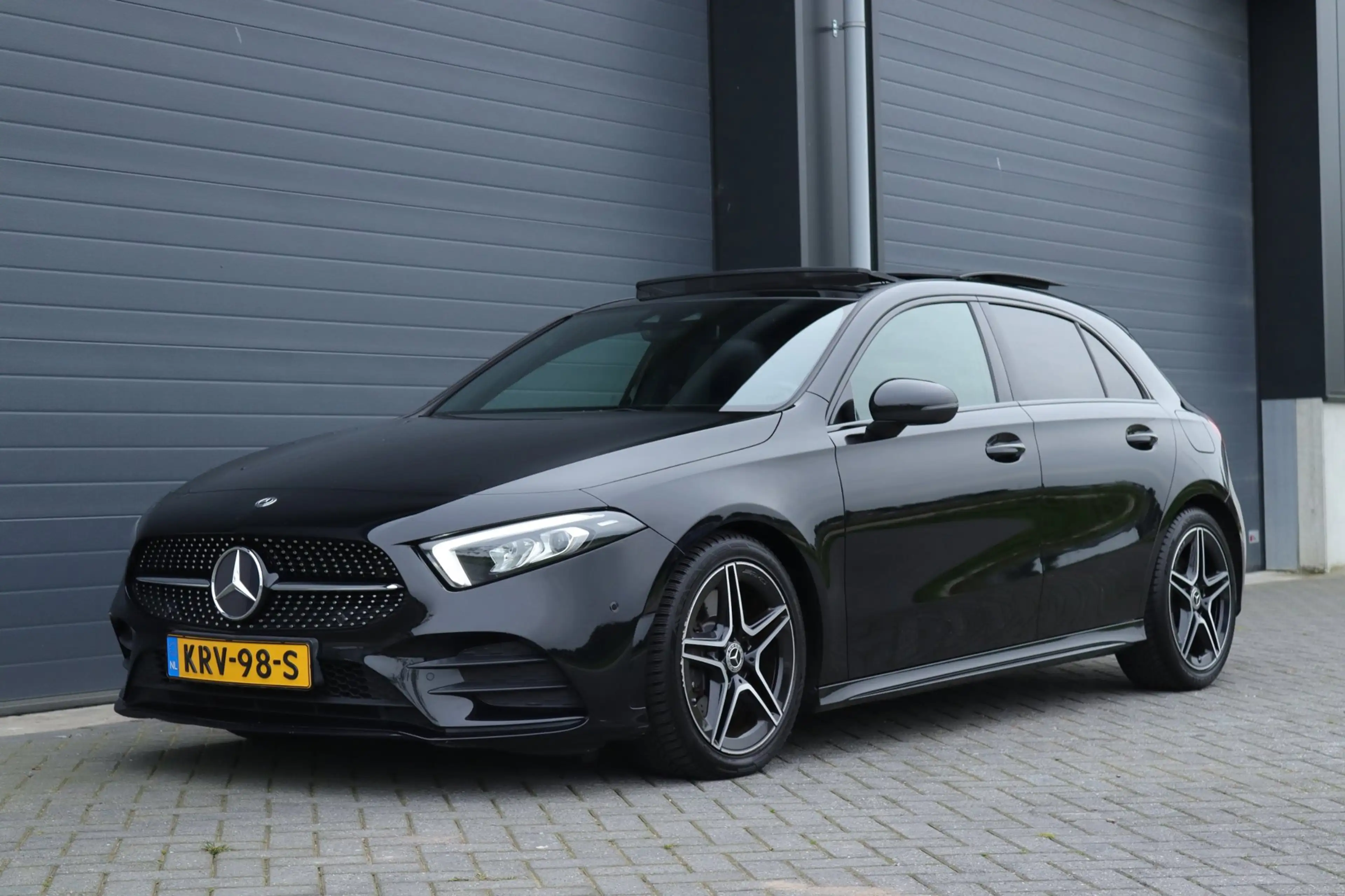 Mercedes-Benz A 250 Pano / sfeerverlichting / Carplay — photo 4