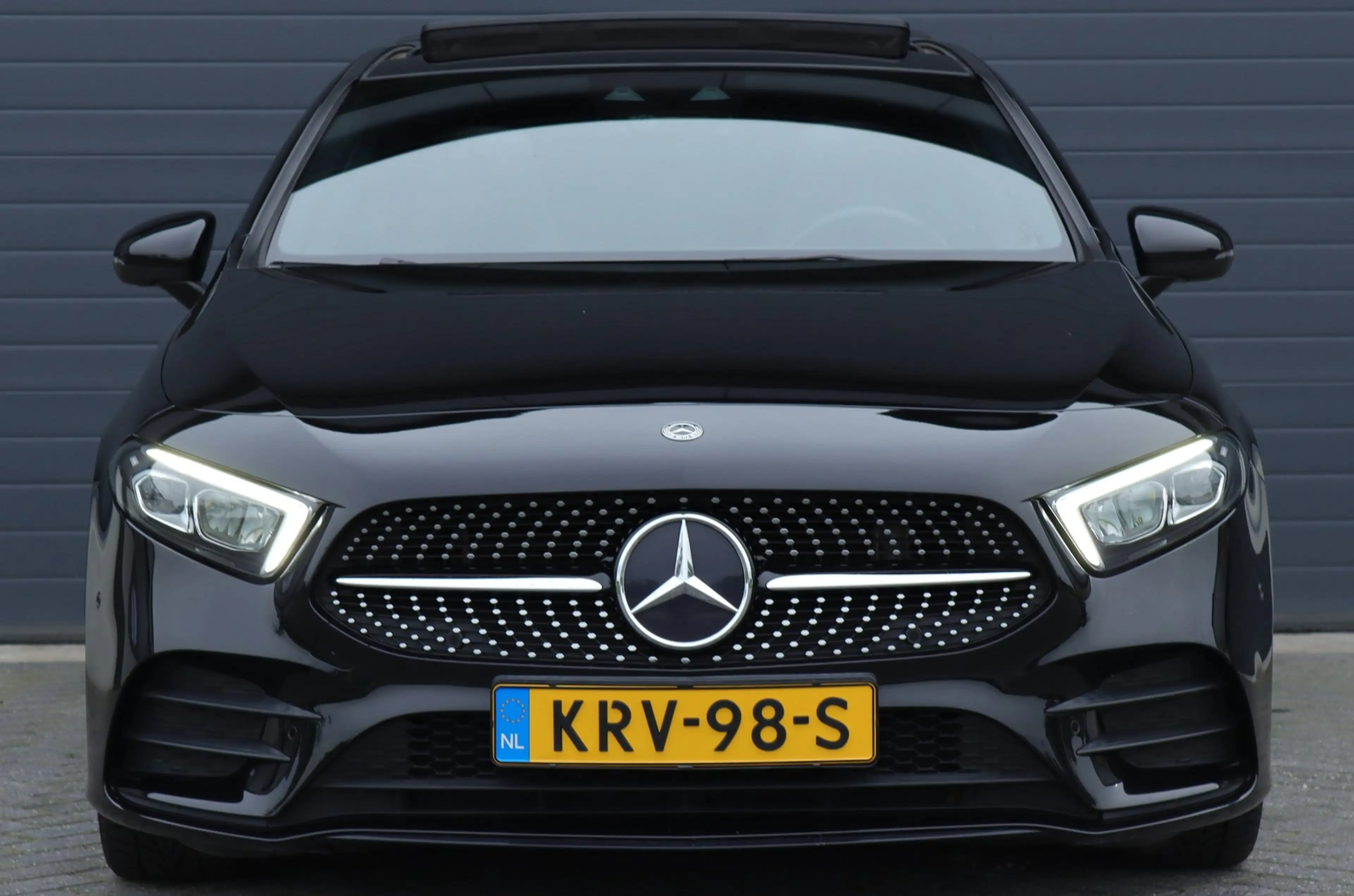 Mercedes-Benz A 250 Pano / sfeerverlichting / Carplay — photo 3