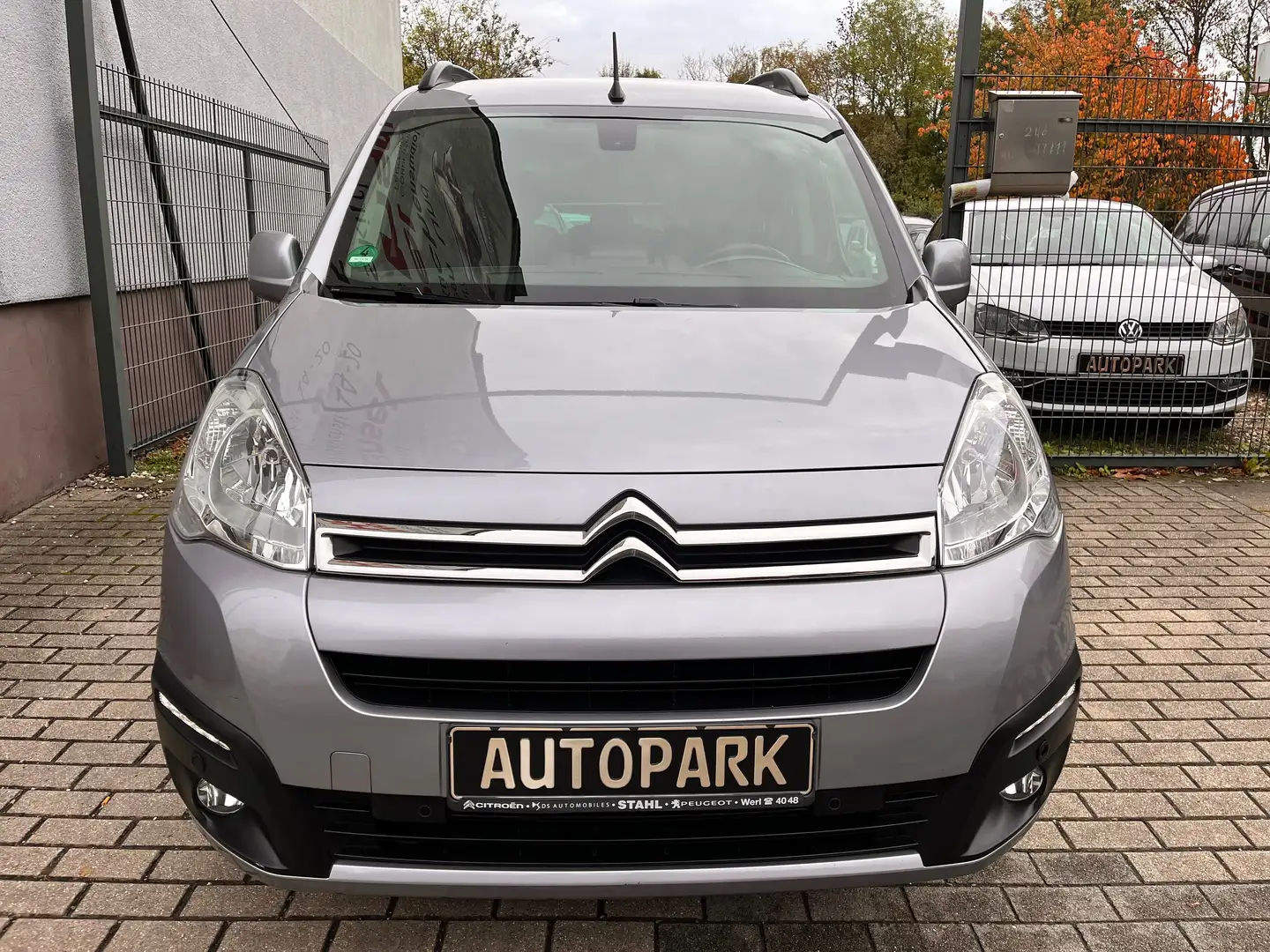 Citroen Berlingo Shine Grau - 2