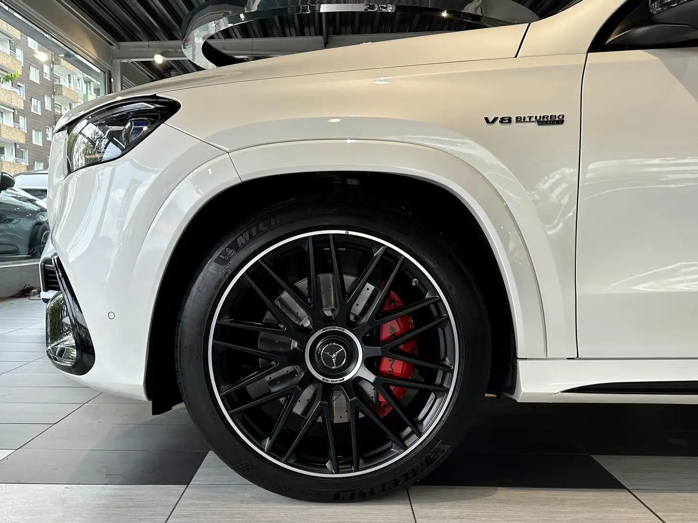 Mercedes-Benz GLS 63 AMG 4M+*Pano*HuD*4xMassage*StHz*Burm*23"* Белый - 2