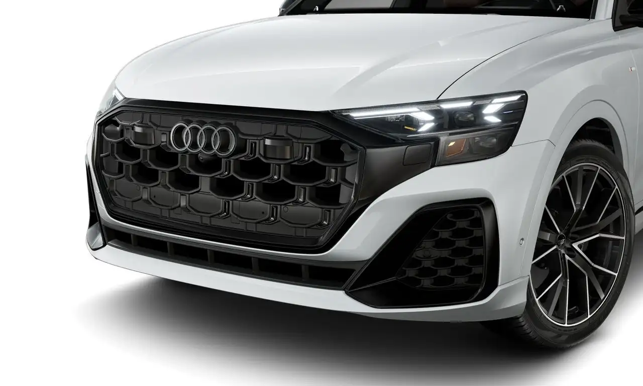 Audi Q8 снимка Audi Q8