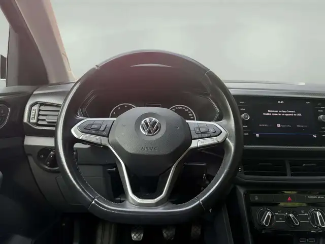 Volkswagen T-Cross view 15