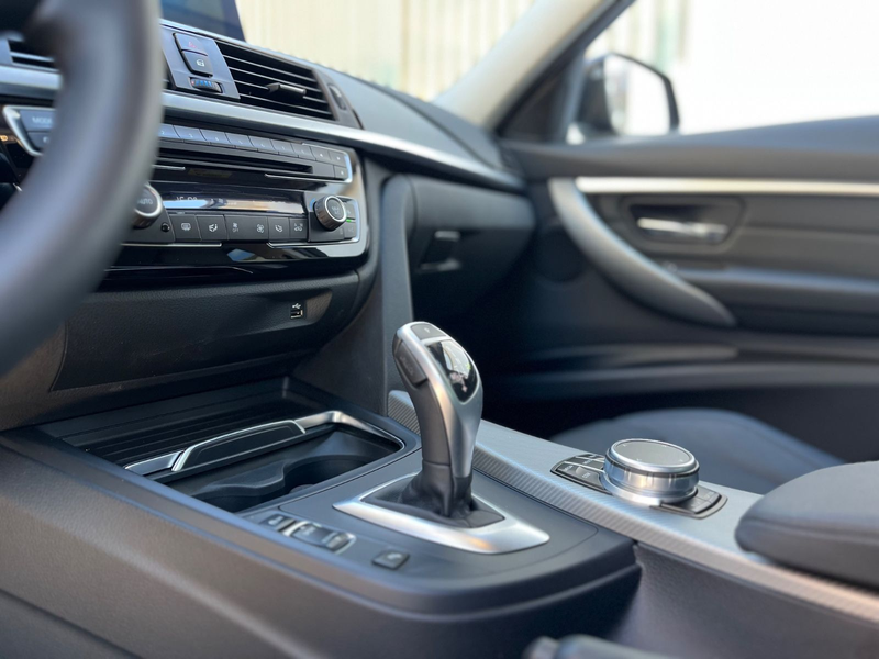 BMW 320 d Aut. Sport Line Shadow — photo 13