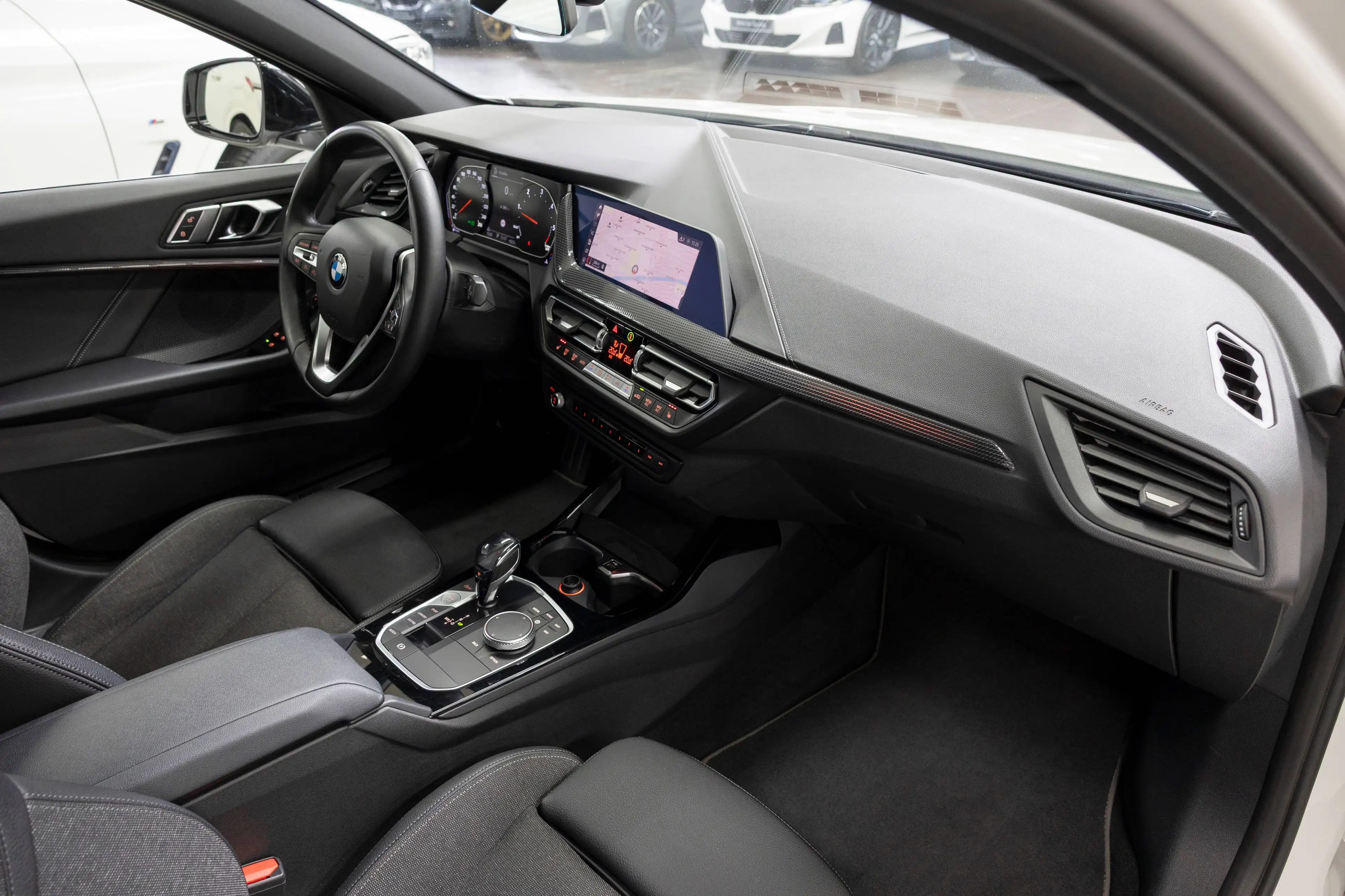 BMW 120 xd SPORT AUT LED LC+ AG+ TEMP SHZ PDC DAB CARPLAY WLAN 17" — photo 15