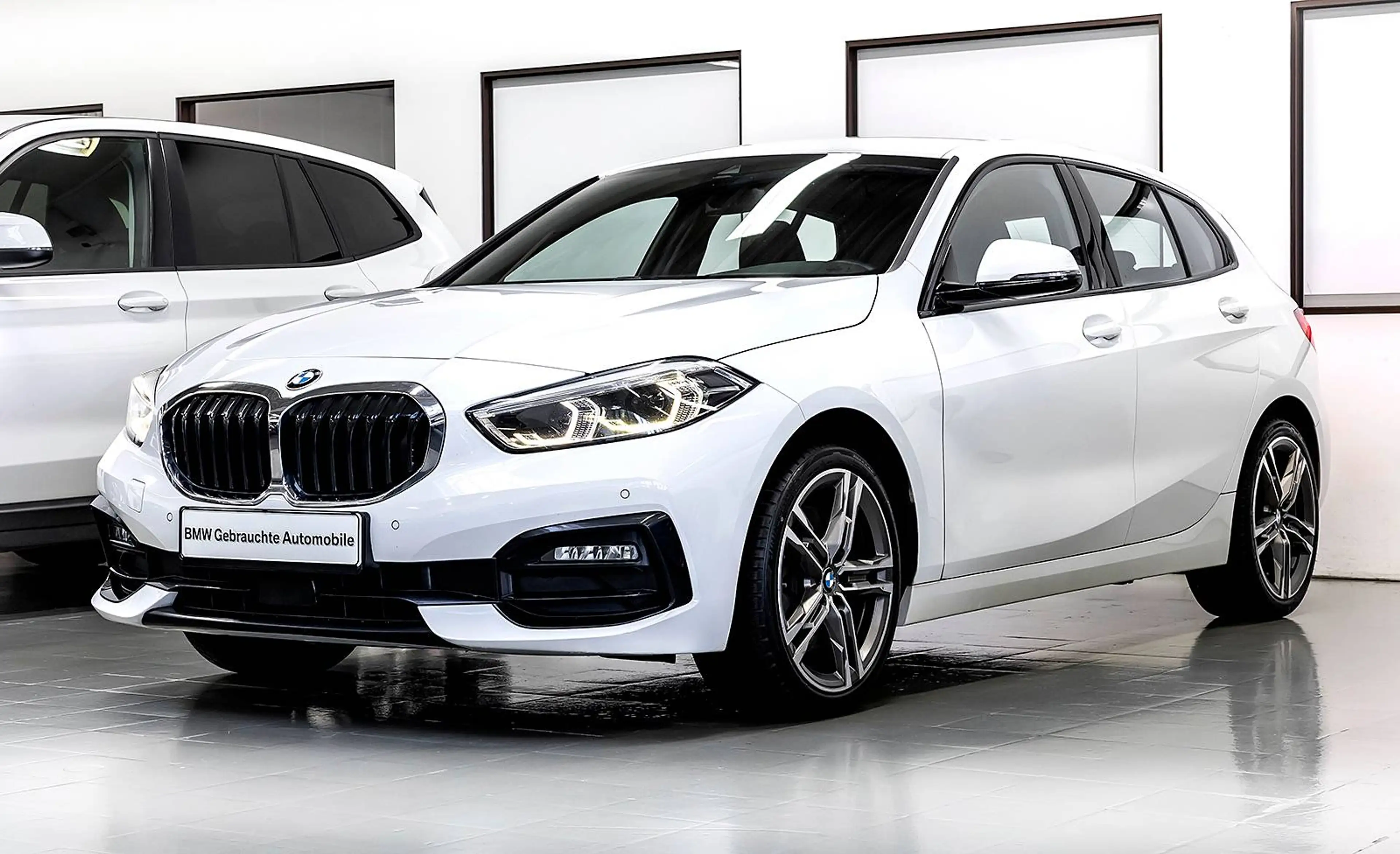BMW 120 xd SPORT AUT LED LC+ AG+ TEMP SHZ PDC DAB CARPLAY WLAN 17"