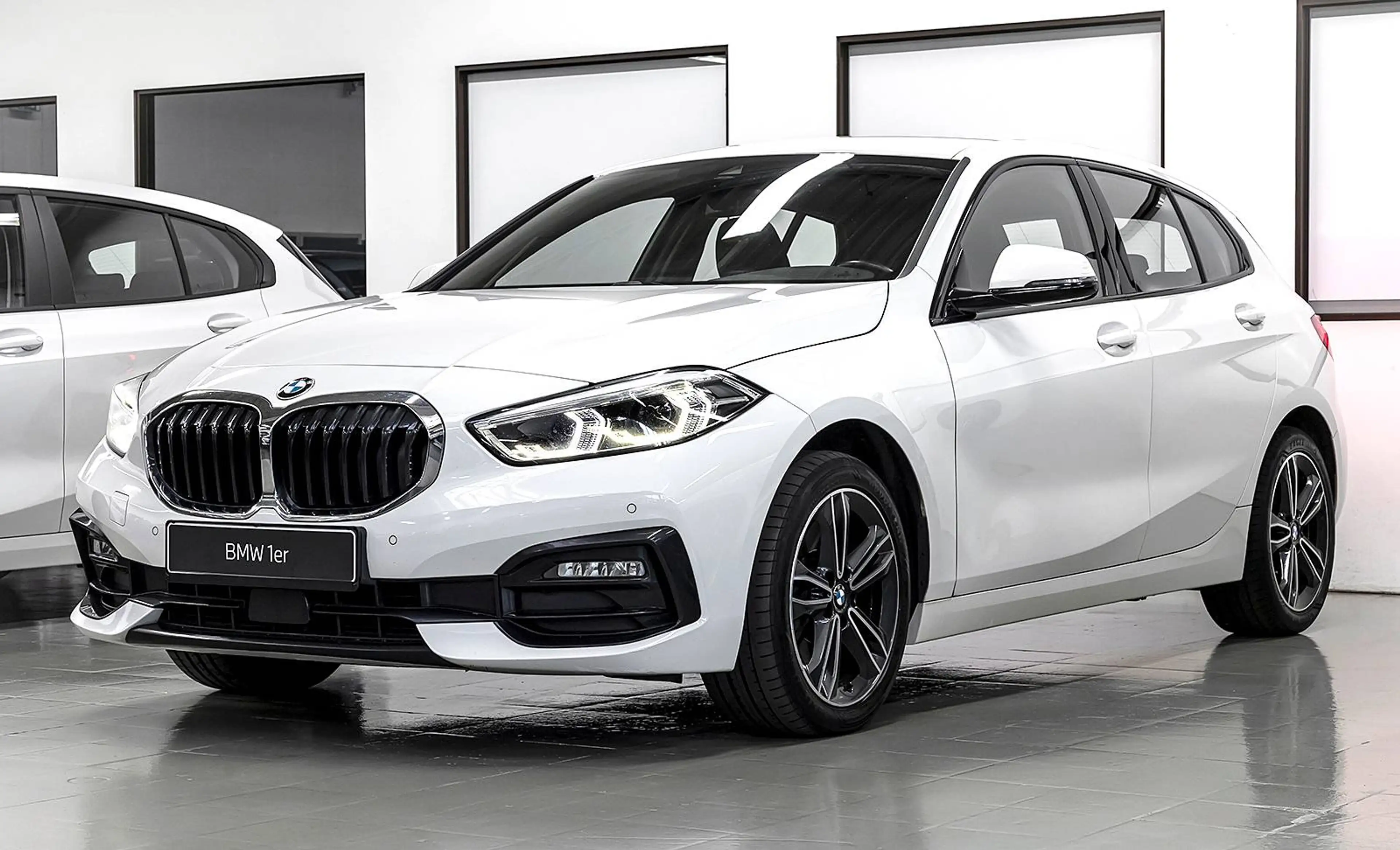 BMW 120 xd SPORT AUT LED LC+ AG+ TEMP SHZ PDC DAB CARPLAY WLAN 17"