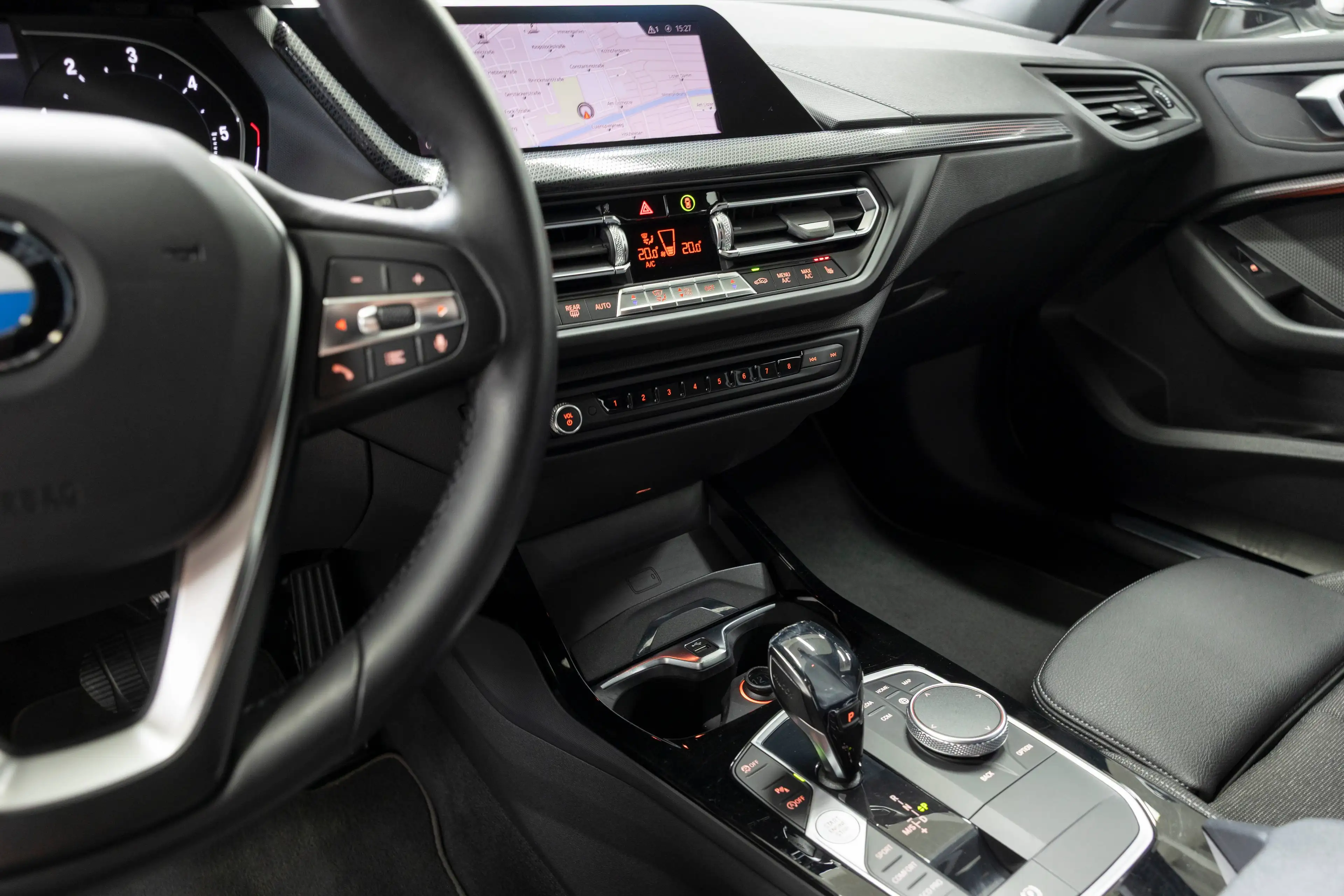 BMW 120 xd SPORT AUT LED LC+ AG+ TEMP SHZ PDC DAB CARPLAY WLAN 17" — photo 11
