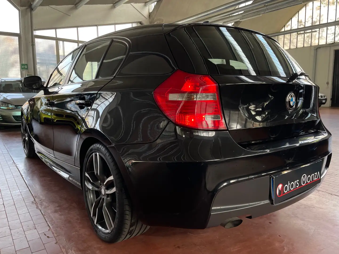 BMW 118 Serie 1  (E87) 5 porte Futura DPF M Performance Black - 2