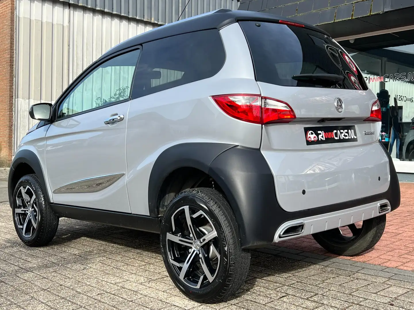 Aixam Crossover Brommobiel Premium 2023 | Hoge instap 45km auto Stříbrná - 2