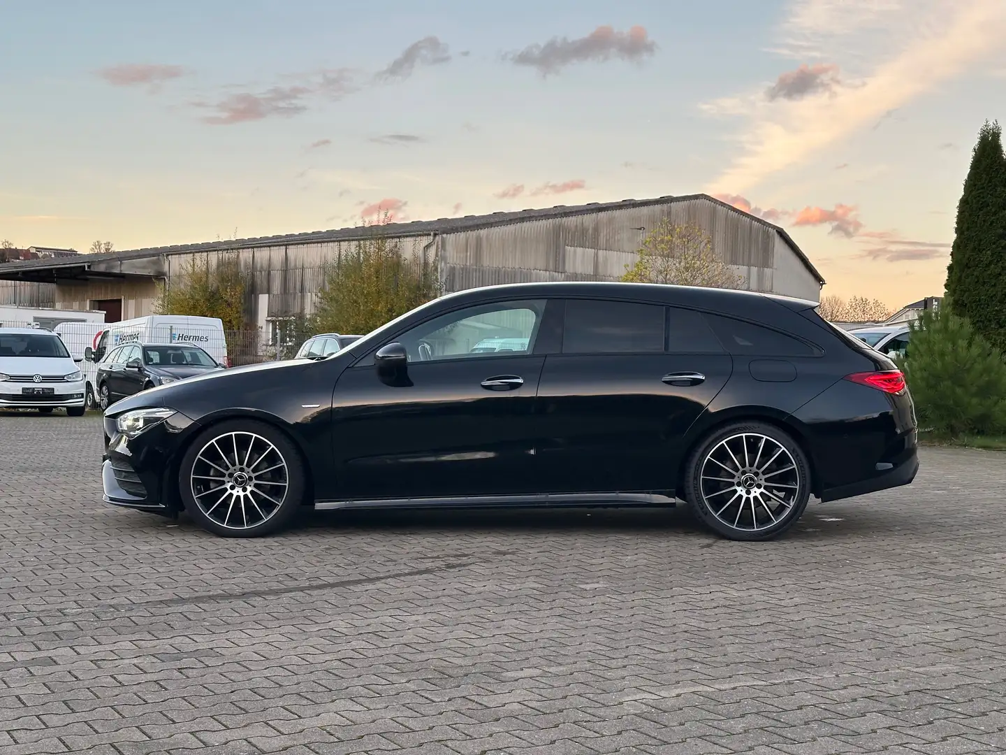 Mercedes-Benz CLA 200 d 4Matic Shooting-Break Edition+Amg Line/Virtuell Noir - 2