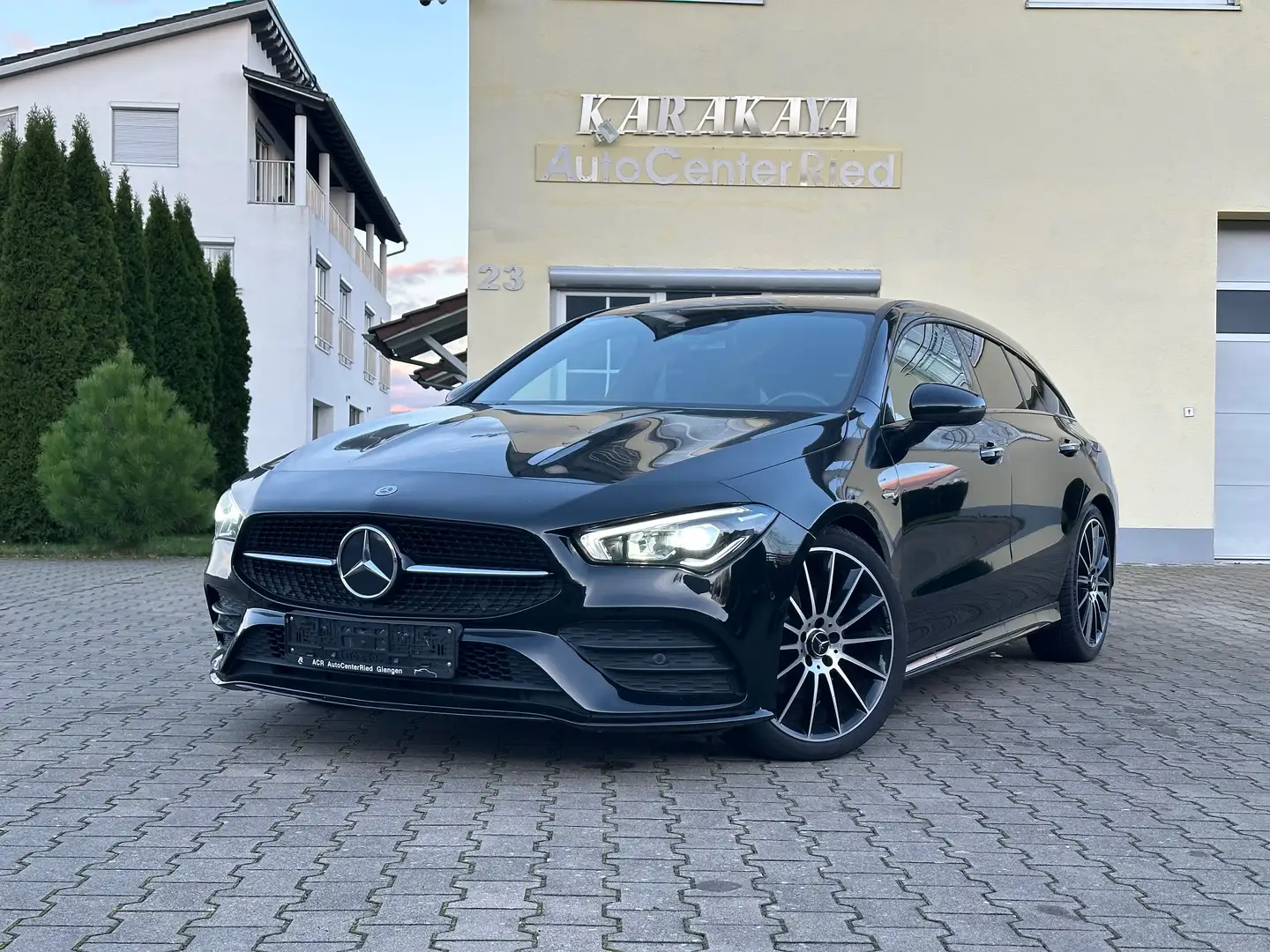 Mercedes-Benz CLA 200 d 4Matic Shooting-Break Edition+Amg Line/Virtuell Noir - 1