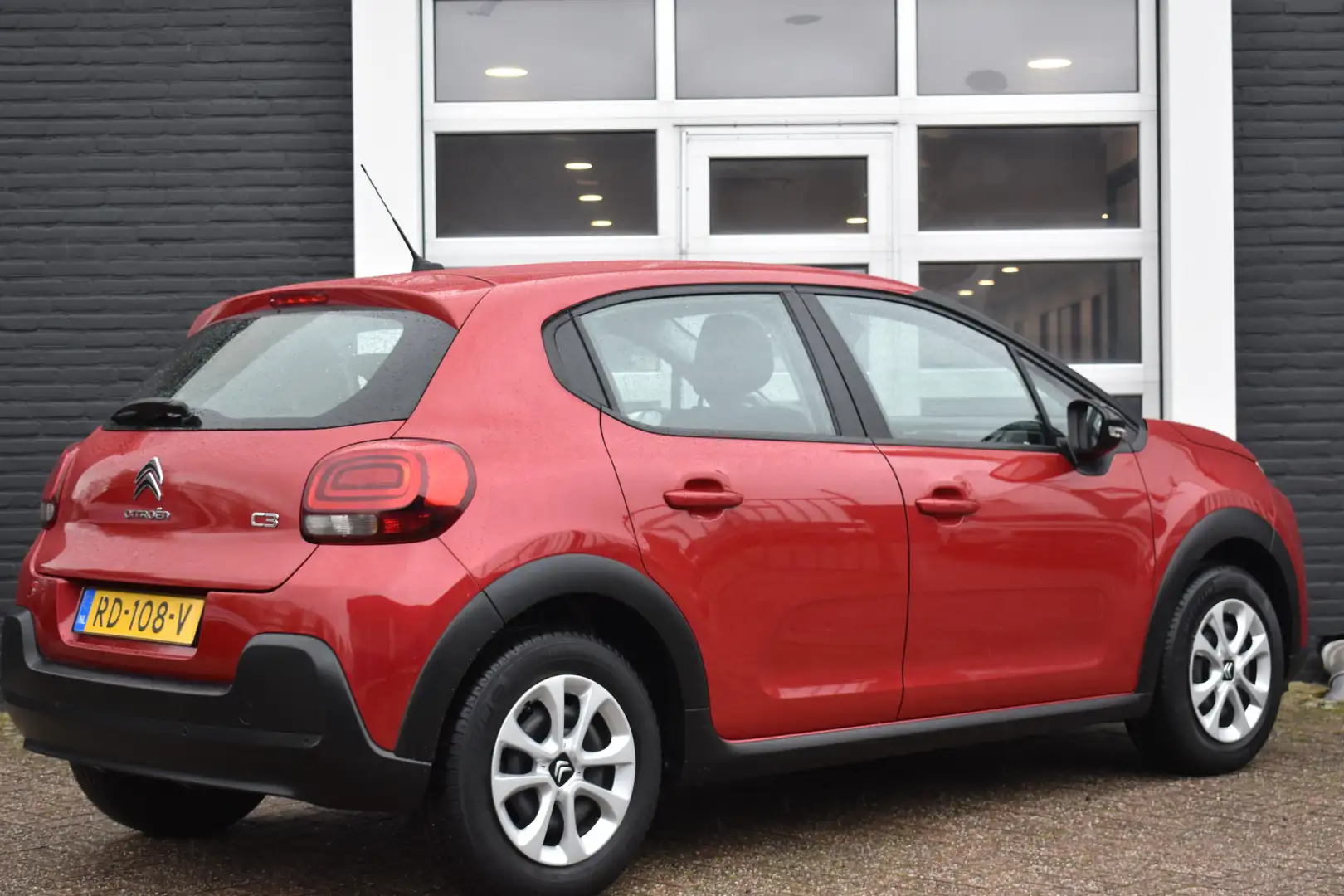 Citroen C3 PureTech 110 EAT6 Feel | Automaat | Navigatie | Ai Rosso - 2