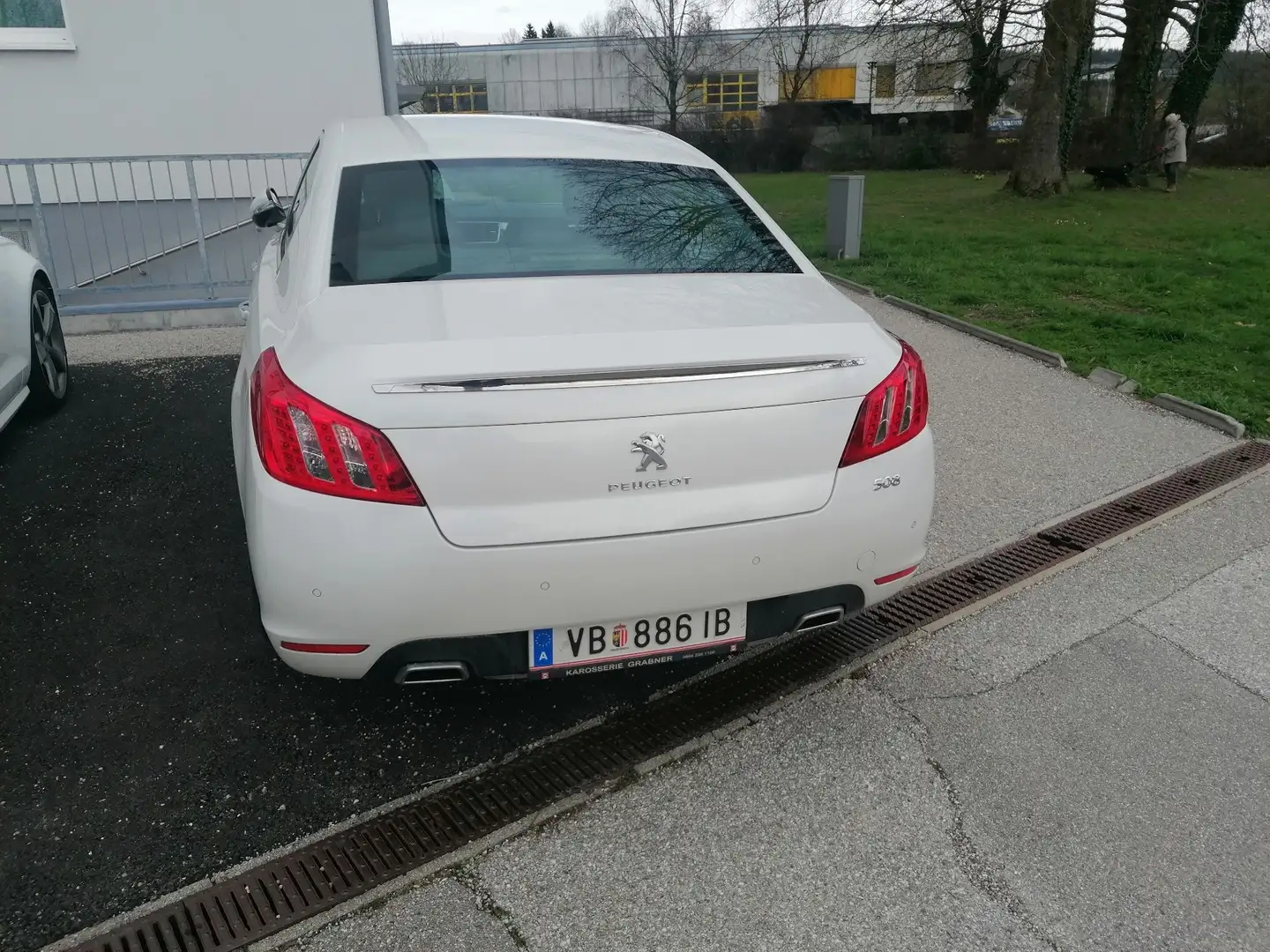 Peugeot 508 2,2 HDI GT Automatic Weiß - 2