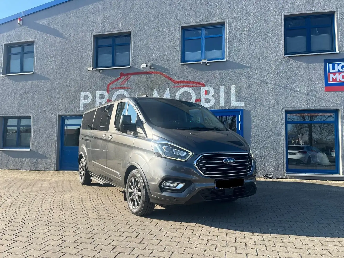 Ford Transit Custom 320 L2 Tourneo Titanium X Grau - 1