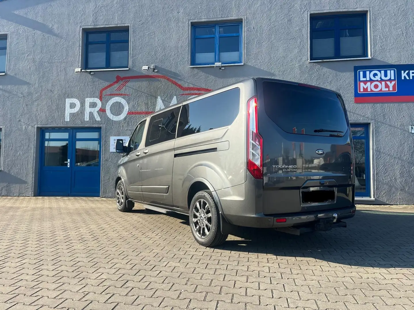 Ford Transit Custom 320 L2 Tourneo Titanium X Grau - 2