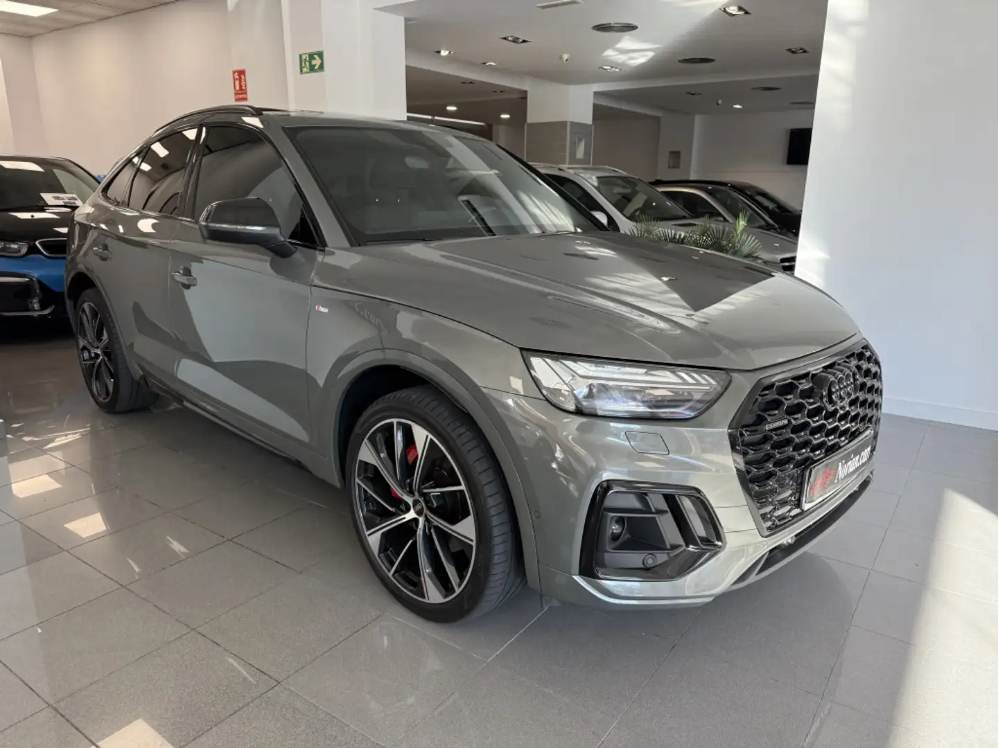 Audi Q5 Sportback 40 TDI quattro-ultra Black line S tronic Grau - 1