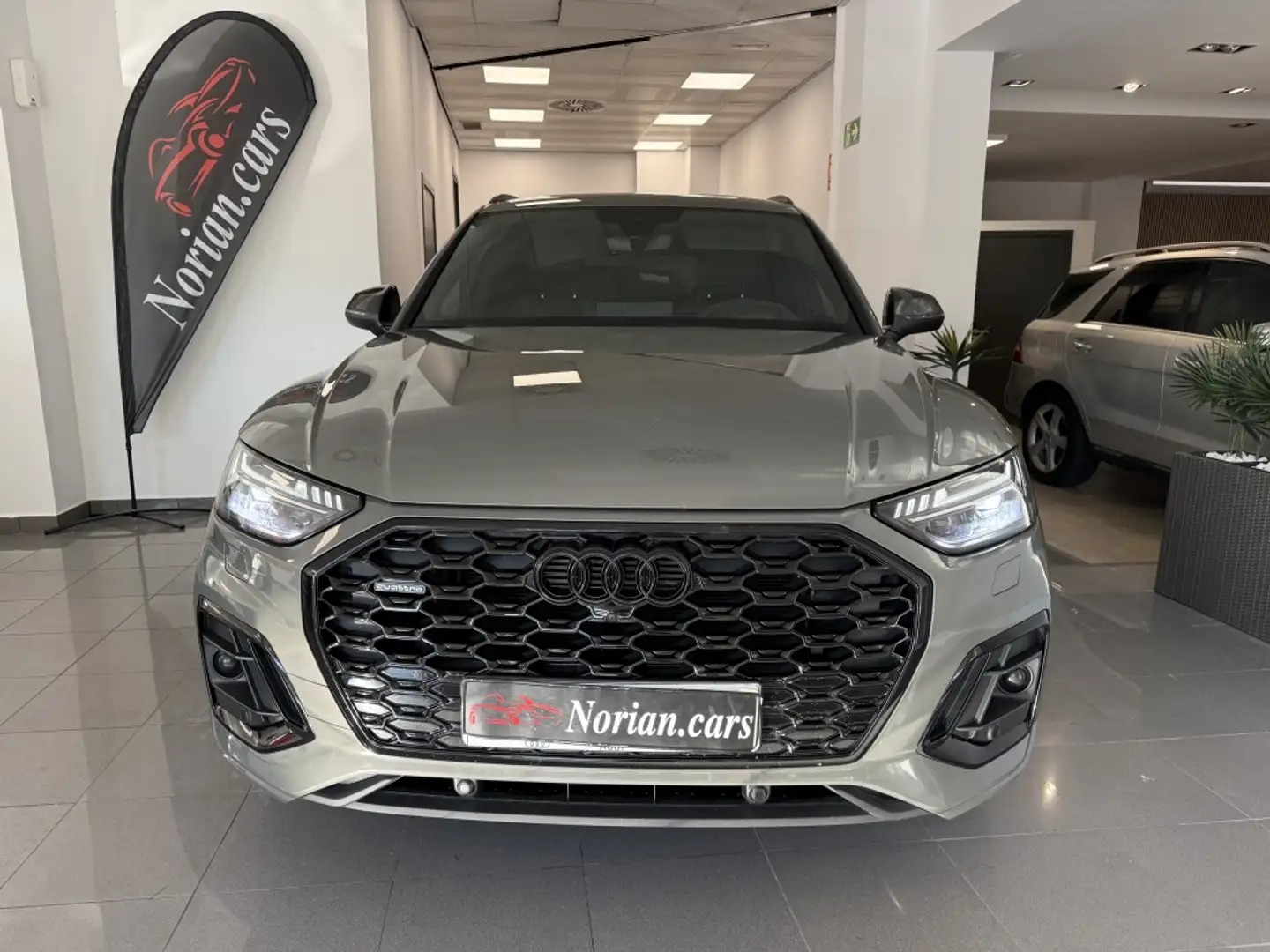 Audi Q5 Sportback 40 TDI quattro-ultra Black line S tronic Grau - 2