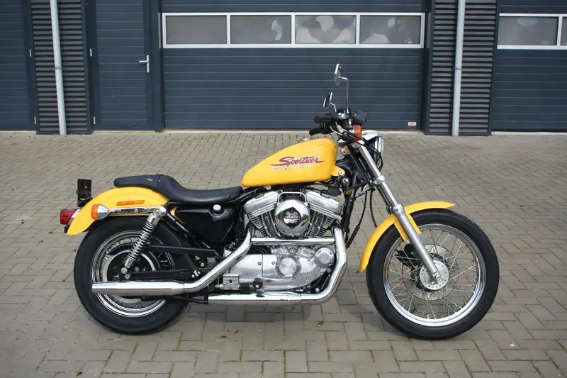 Harley-Davidson Sportster 883