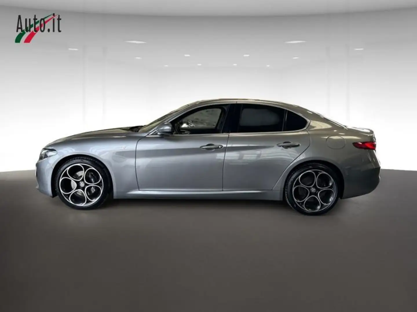 Alfa Romeo Giulia Ti 2.0 Turbo AT8  200Cv Gris - 2
