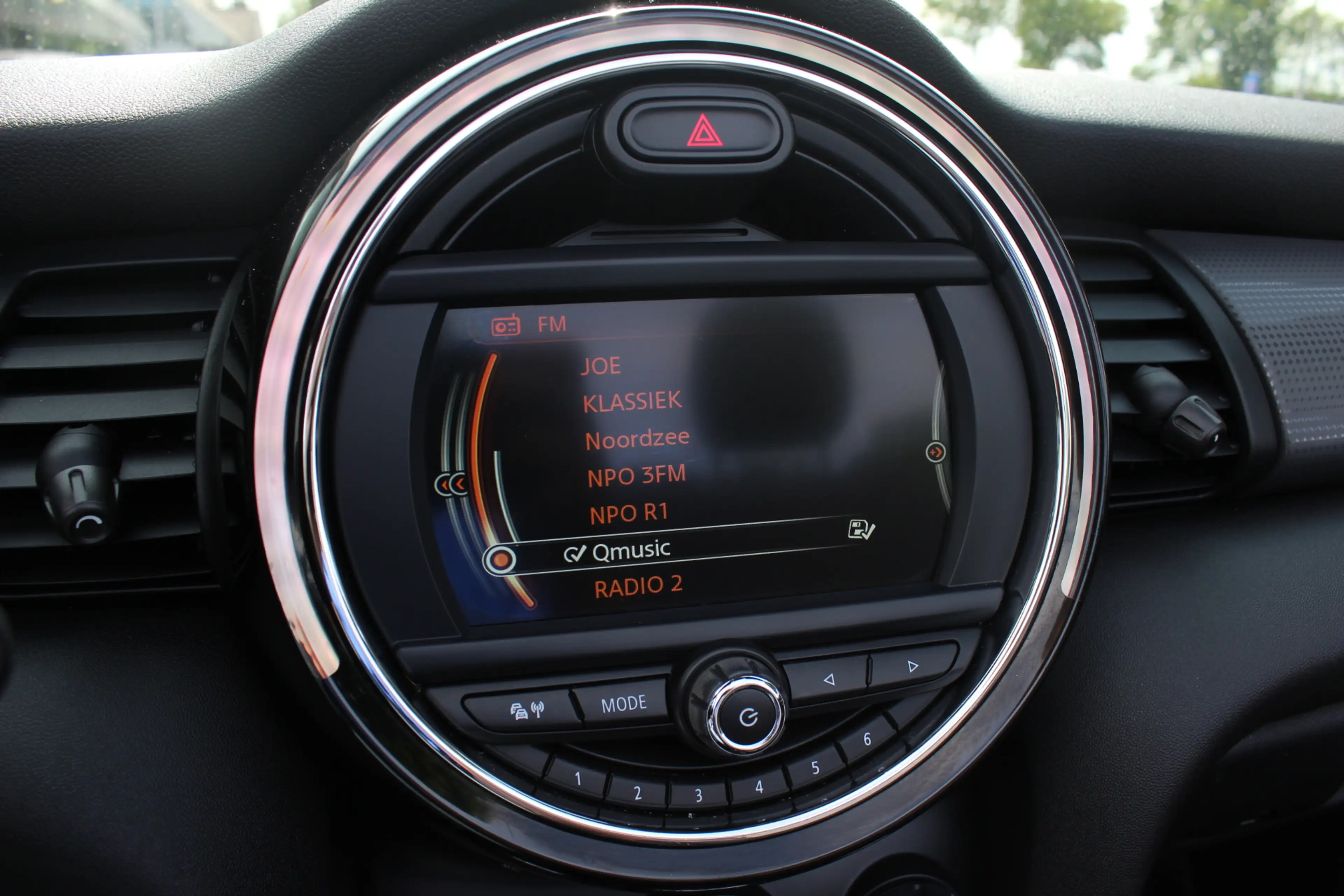 MINI Cooper Cabrio 1.5 Pepper Serious Business / Navigatie / Parkeerh — photo 22