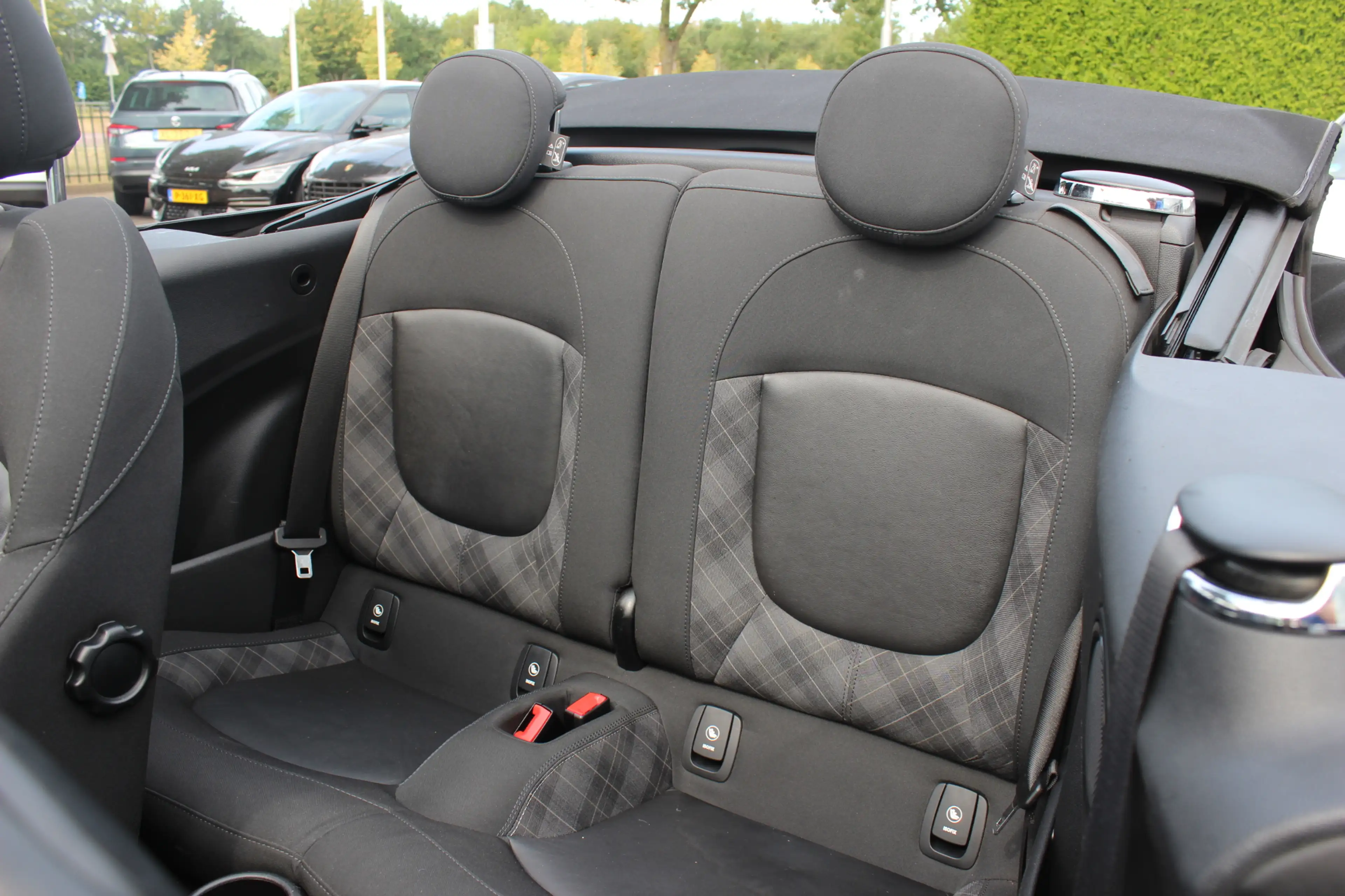MINI Cooper Cabrio 1.5 Pepper Serious Business / Navigatie / Parkeerh — photo 12